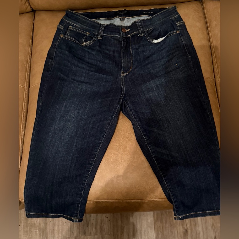 Judy Blue Deep Indigo Capri Jeans
